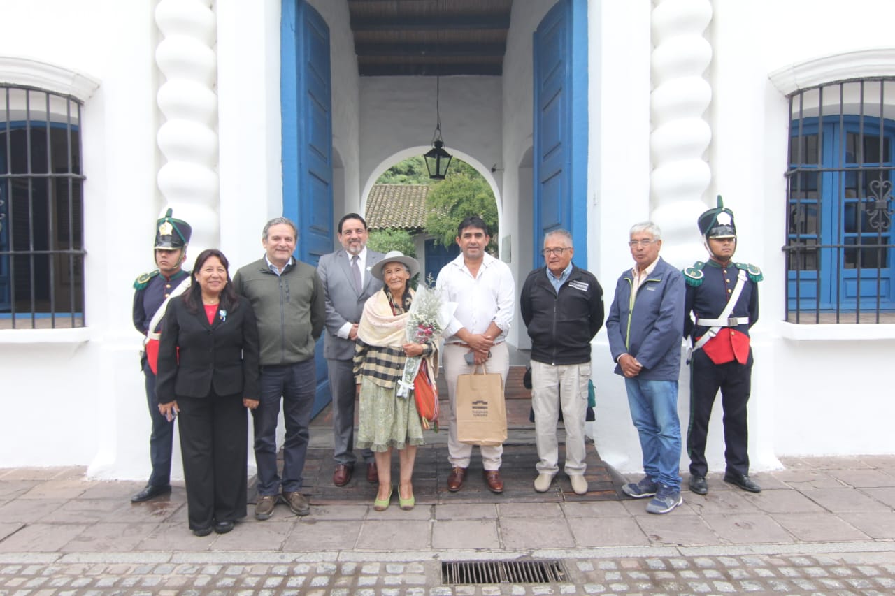 img-footer-1